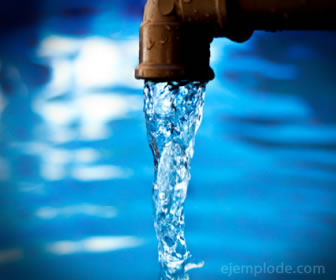 El agua es un recurso indispensable para la vida