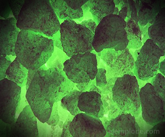 Uranio en forma de Nitrato, con fluorescencia verde