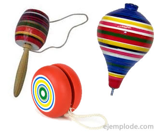 Los juegos tradicionales, trompo, balero, yoyo.
